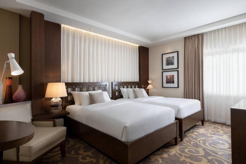 Superior Twin Room image 4