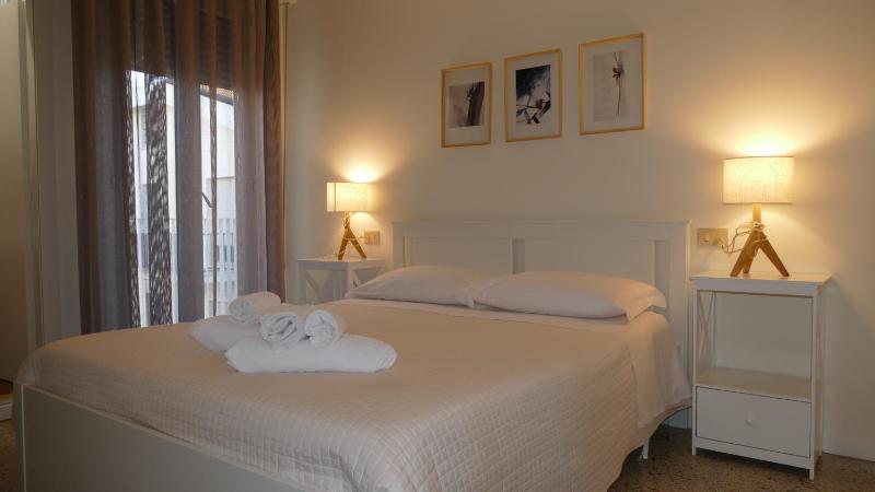 Standard Double Room image 4