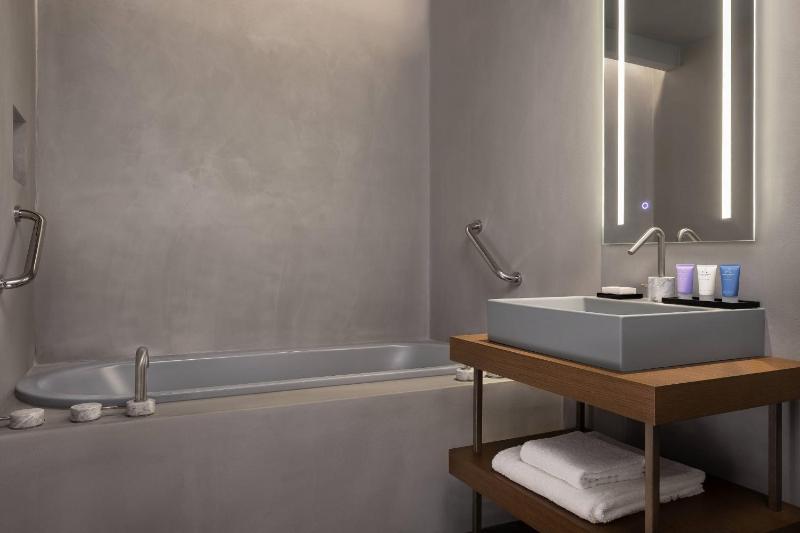 Aria, Junior Suite, 1 King, City view image 3