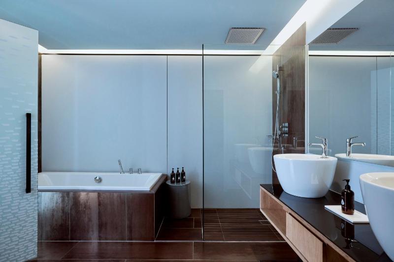 Superior Double or Twin Room image 2