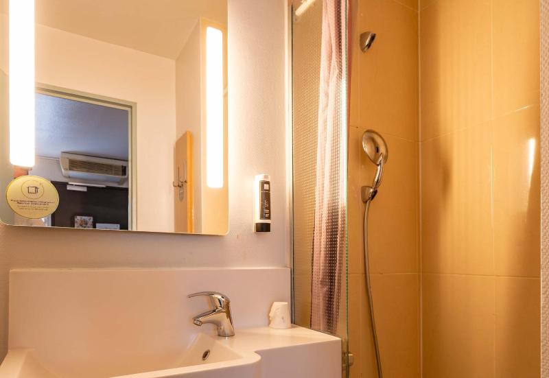 Double Room image 1