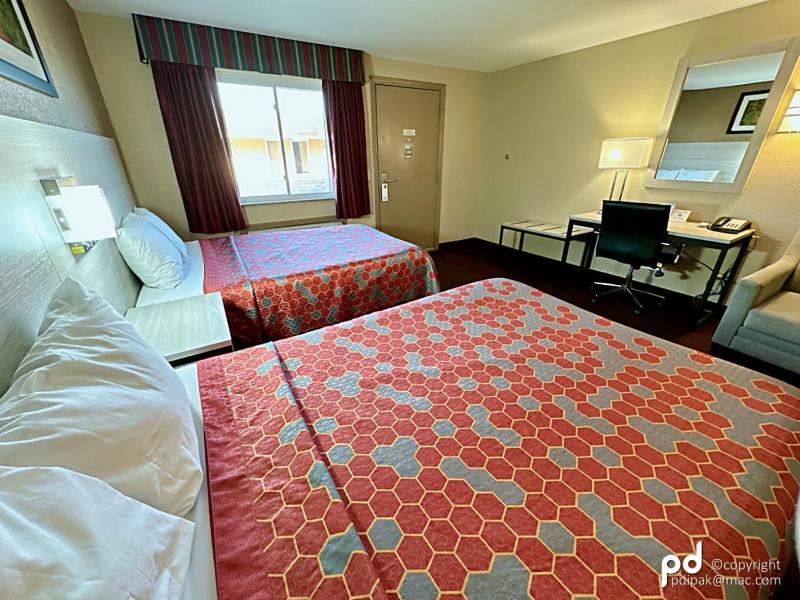 Two Double Beds Suite - Non-Smoking image 4