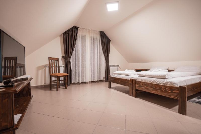 Double or Twin Room image 3