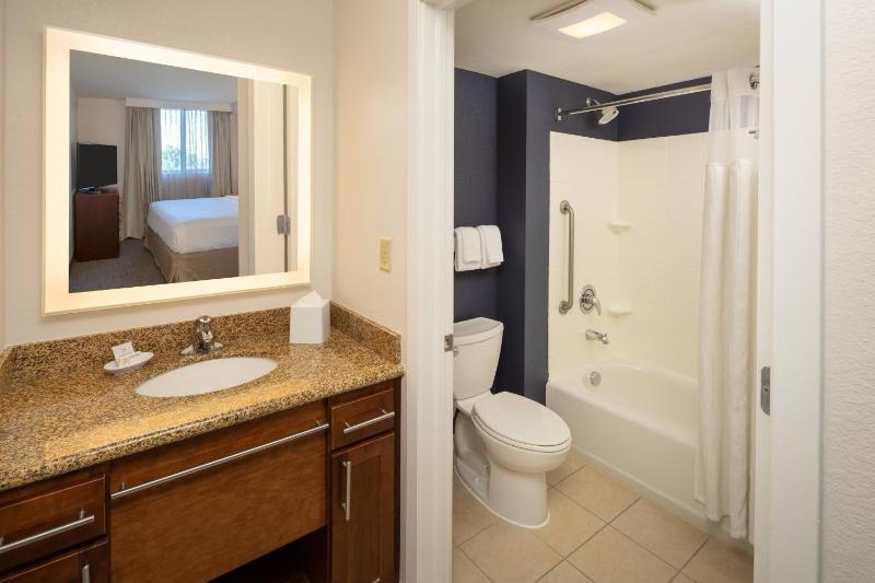 Two-Bedroom Suite image 2