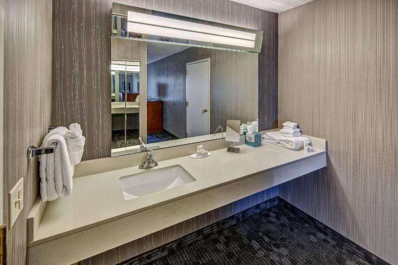 King Suite with Sofa Bed image 2