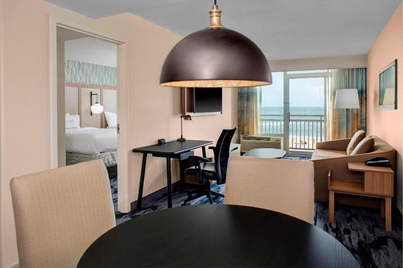 One-Bedroom Suite - Oceanfront image 1