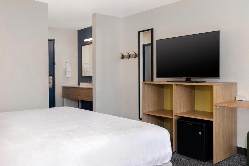King Room image 2