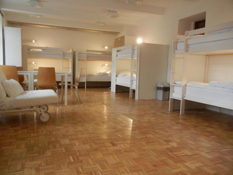 Bunk Bed in 10-Bed Mixed Dormitory Room image 3