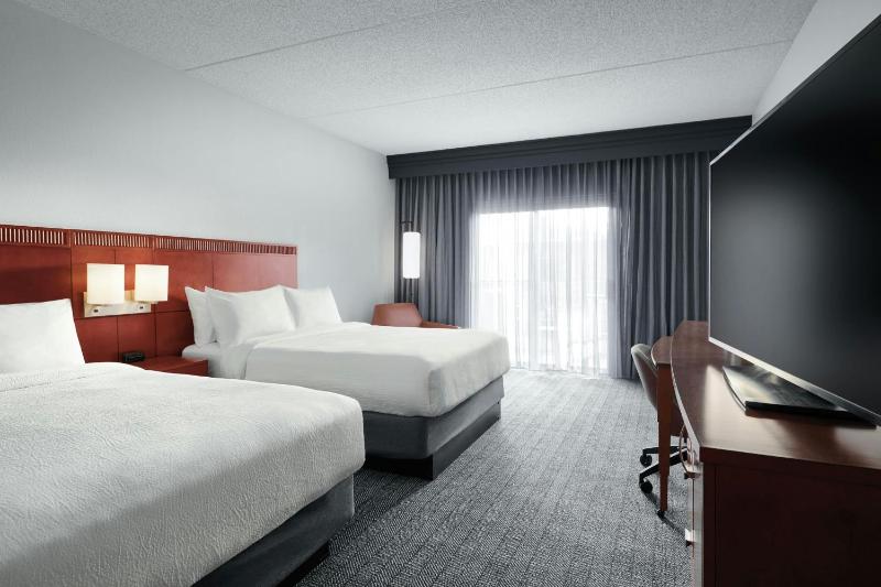 Queen Room with Two Queen Beds image 1