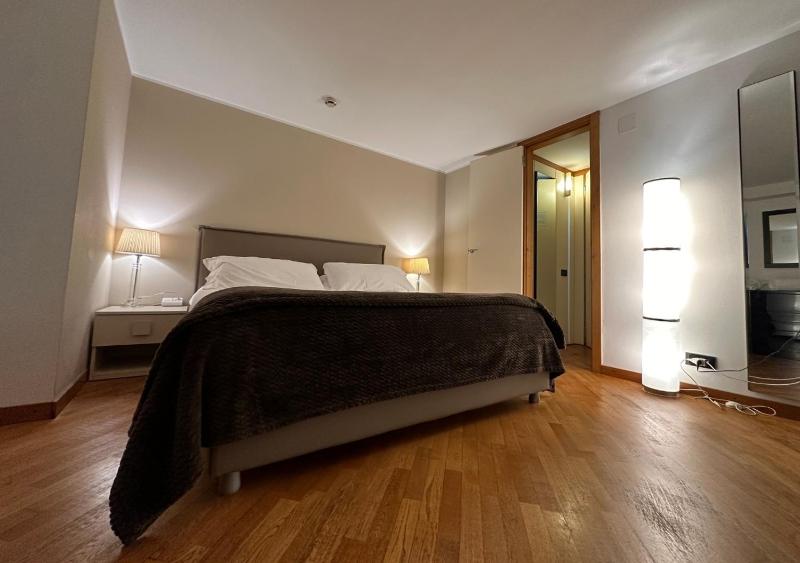 Double Room - Split Level image 3