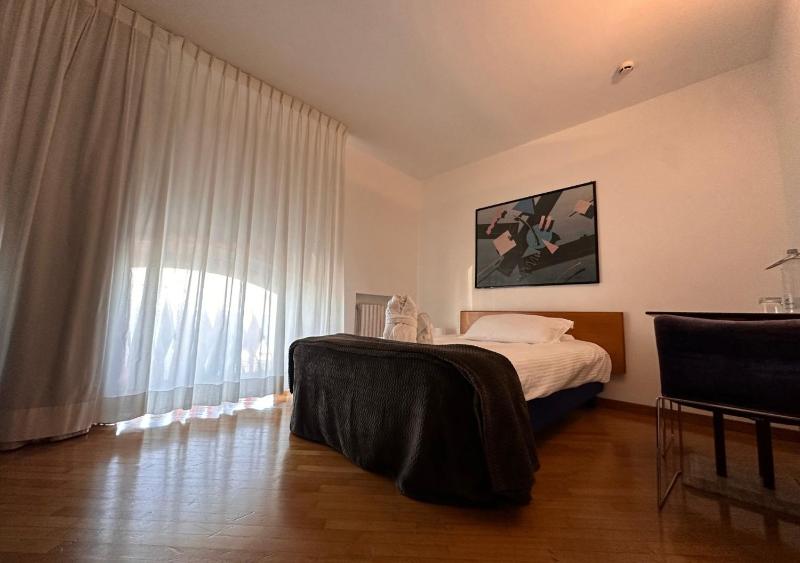 Deluxe Single Room image 1