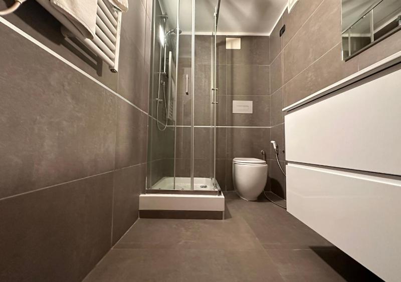 Twin Room - Split Level image 1