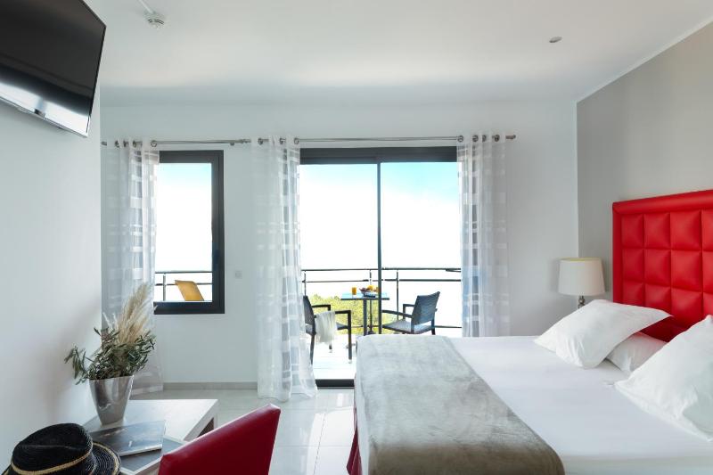 Junior Suite - Gulf Side image 1