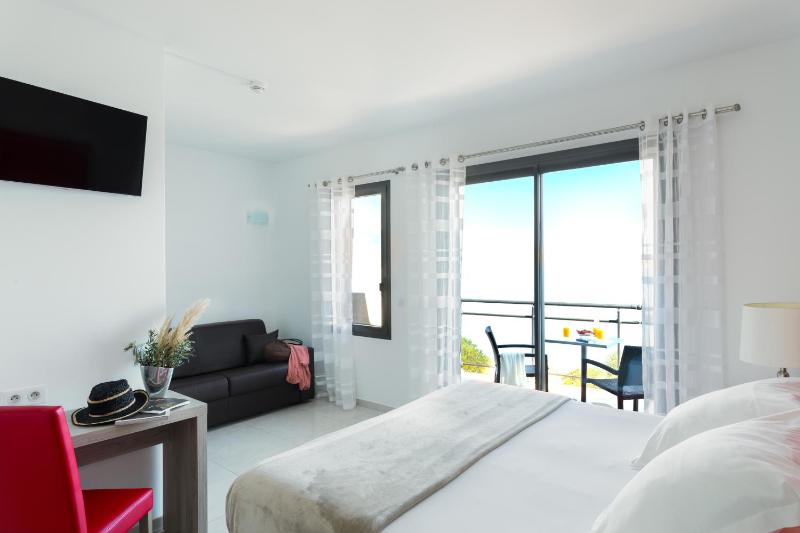 Junior Suite - Gulf Side image 3