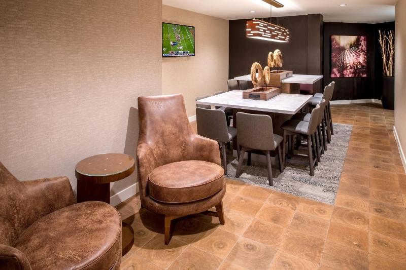 Courtyard by Marriott Portland North - image 12