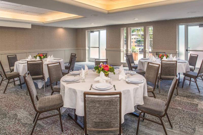 Courtyard by Marriott Portland North - image 6