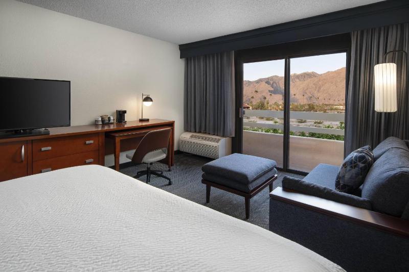 Courtyard by Marriott Palm Springs - image 13