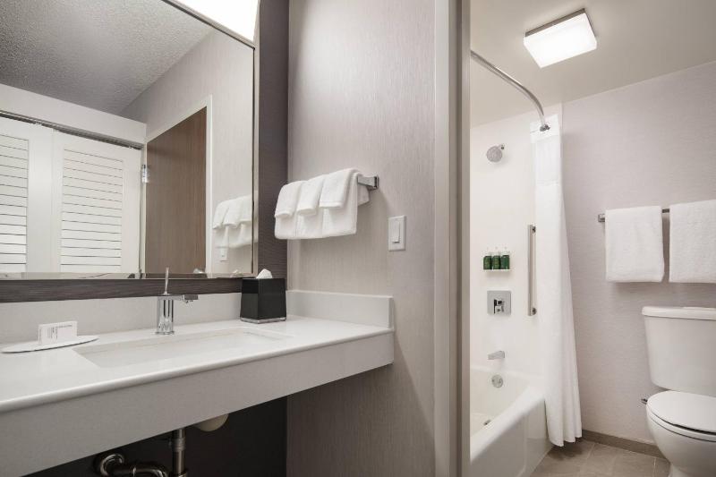 Courtyard by Marriott Palm Springs - image 25