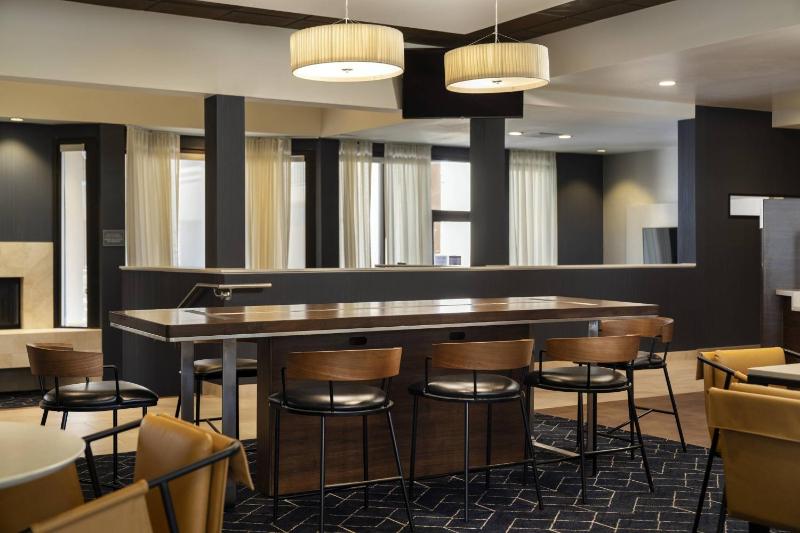 Courtyard by Marriott Palm Springs - image 7