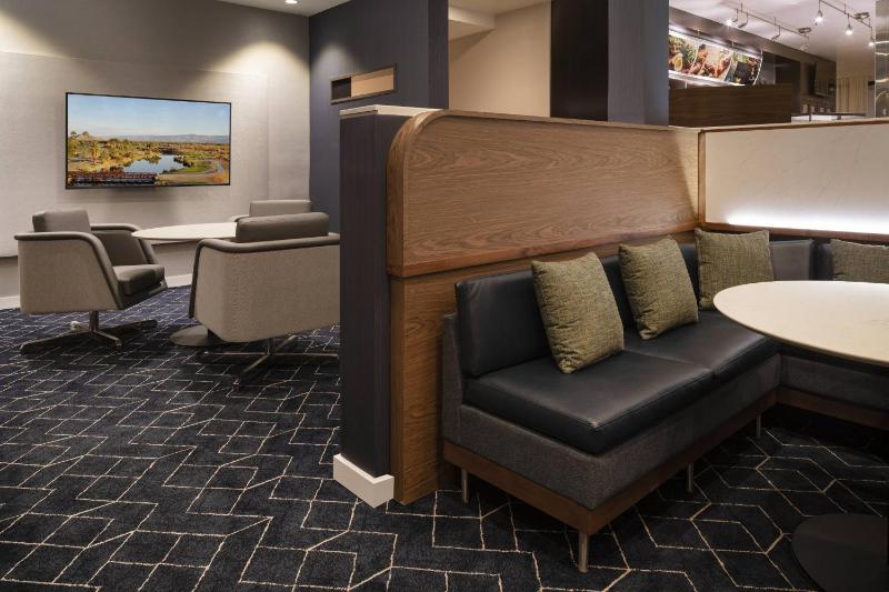 Courtyard by Marriott Palm Springs - image 28
