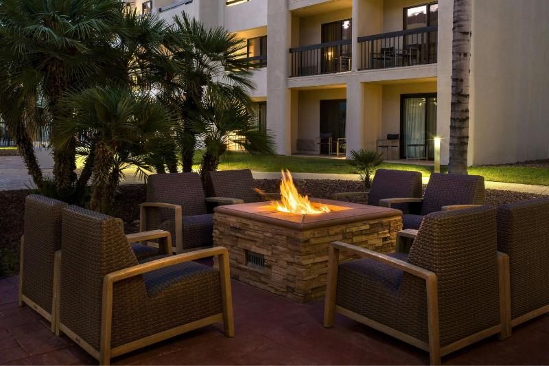 Courtyard by Marriott Palm Springs - image 24