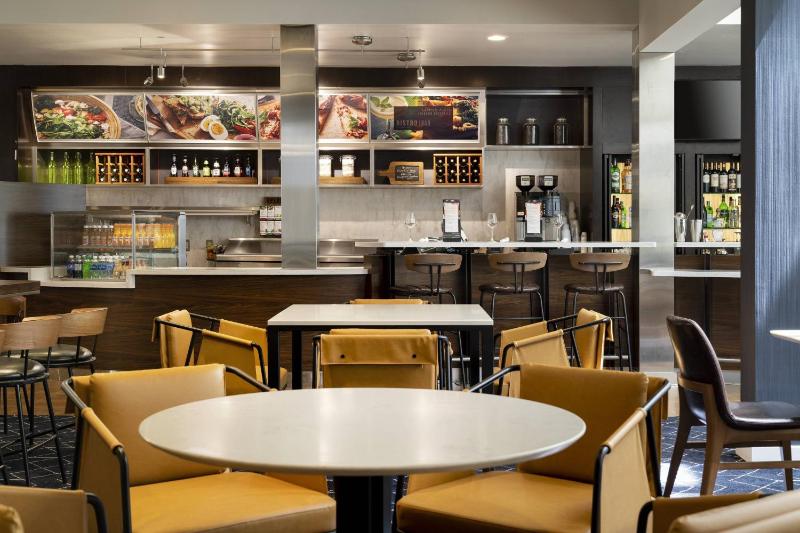 Courtyard by Marriott Palm Springs - image 8