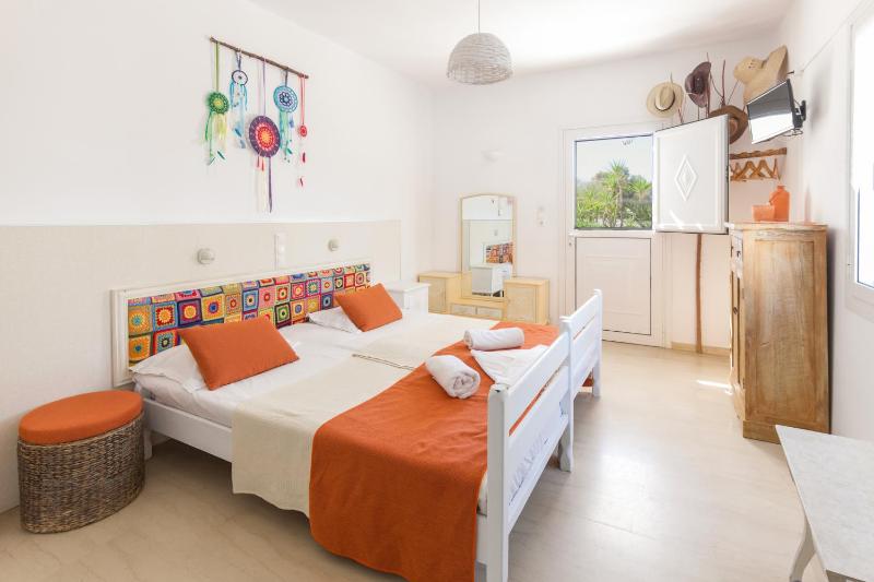 Triple Room with Balcony image 1