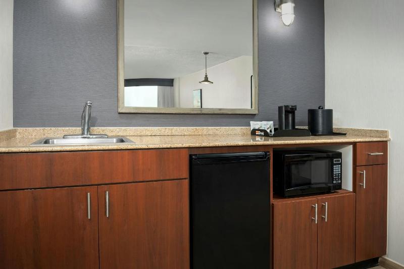 Courtyard by Marriott Virginia Beach Oceanfront/North 37th Street - image 2