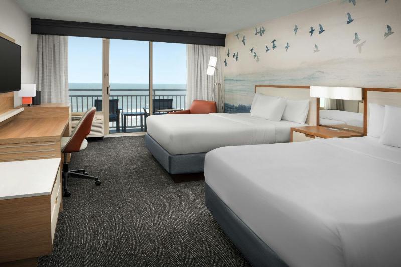 Queen Room with Two Queen Beds - Ocean Front image 1
