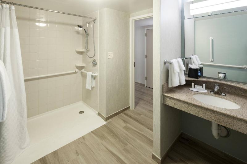 Courtyard by Marriott Virginia Beach Oceanfront/North 37th Street - image 9