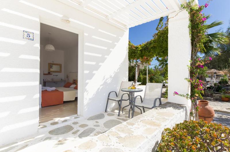 Triple Room with Balcony image 3