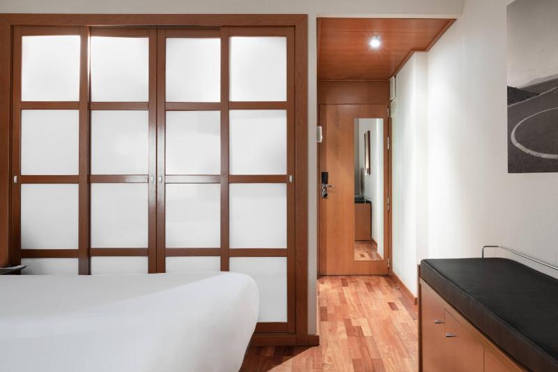 Deluxe Double Room image 3