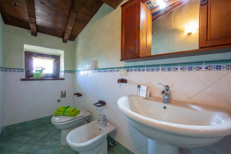 Two Bedroom Apartment with Lake View 1 image 2