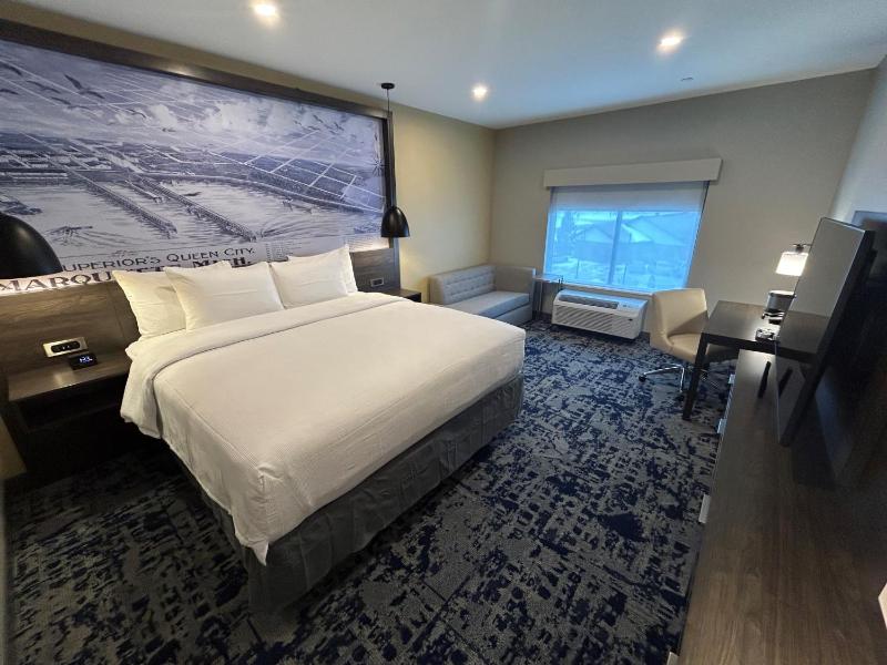 King Room - Non-Smoking image 3