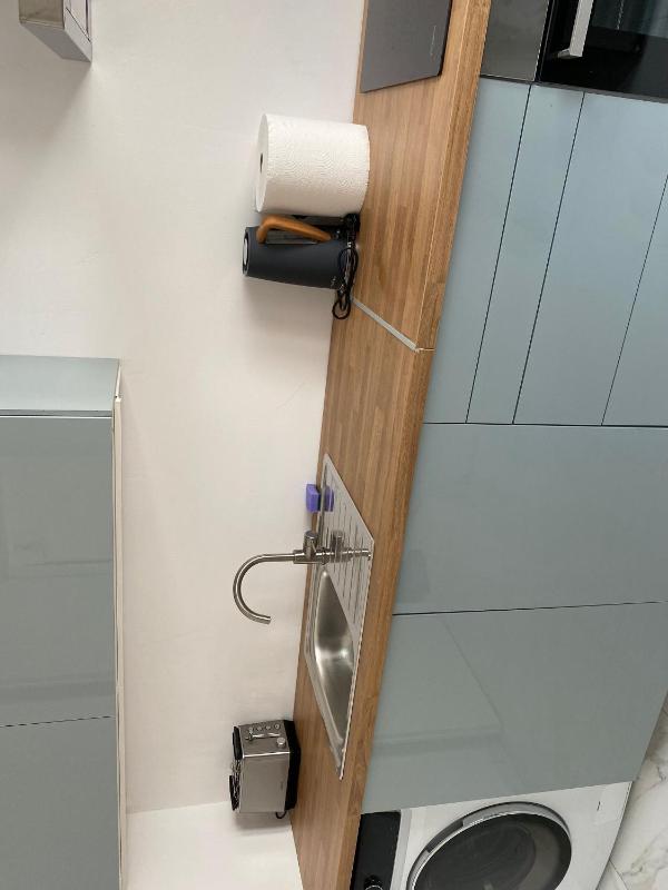 Modern centrally located apartment - image 12