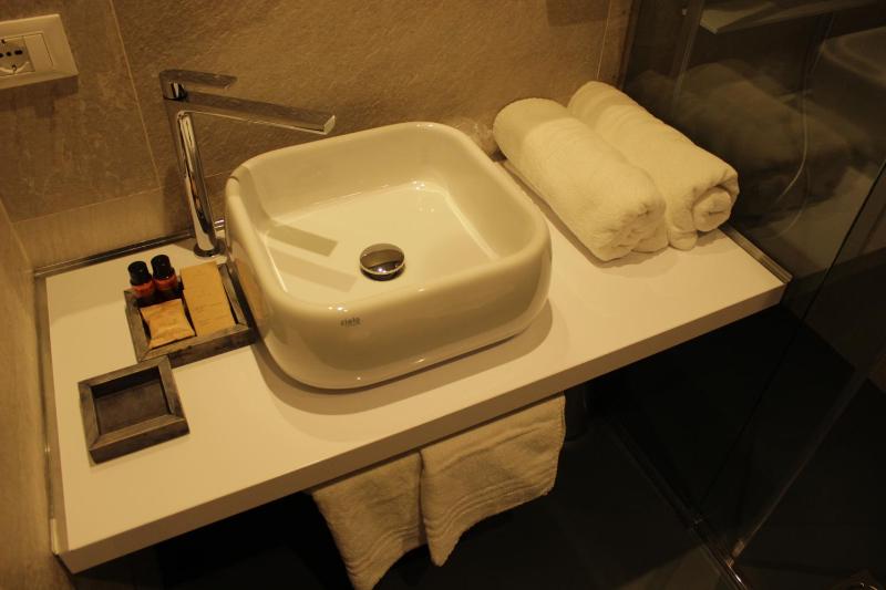 Double or Twin Room with Balcony image 3