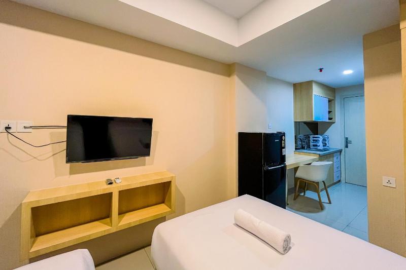 Good Deal and Homey Studio De Prima Apartment By Travelio - image 9