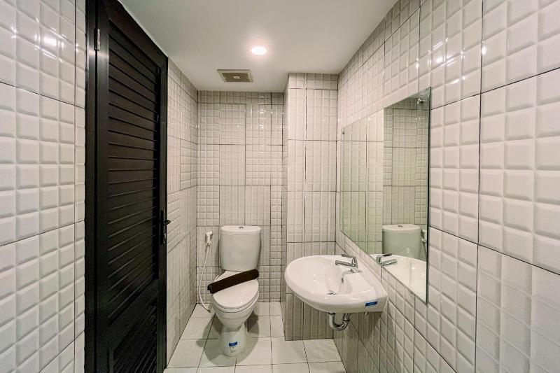 Good Deal and Homey Studio De Prima Apartment By Travelio - image 13