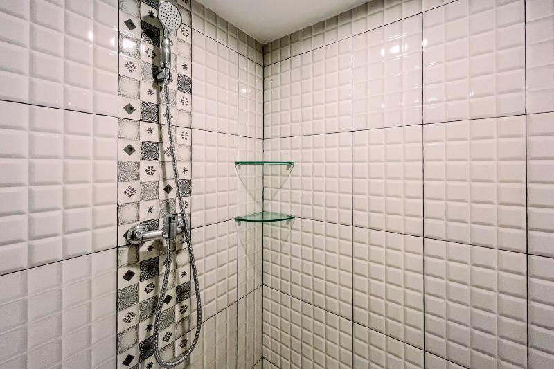 Good Deal and Homey Studio De Prima Apartment By Travelio - image 14
