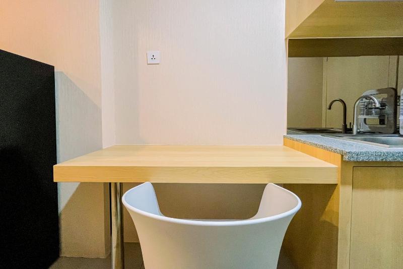 Good Deal and Homey Studio De Prima Apartment By Travelio - image 6