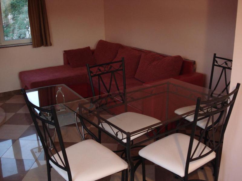 Three-Bedroom Holiday Home with Sea View  - Nad Kovač Street image 4