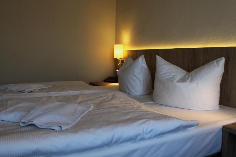 Double Room image 4
