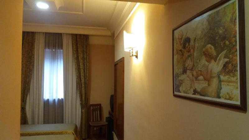 Twin Room image 1