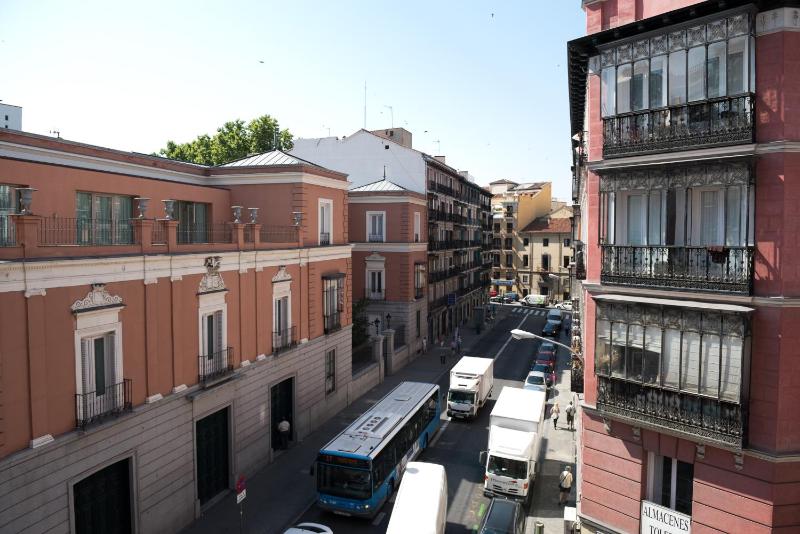 Studio Apartment image 2