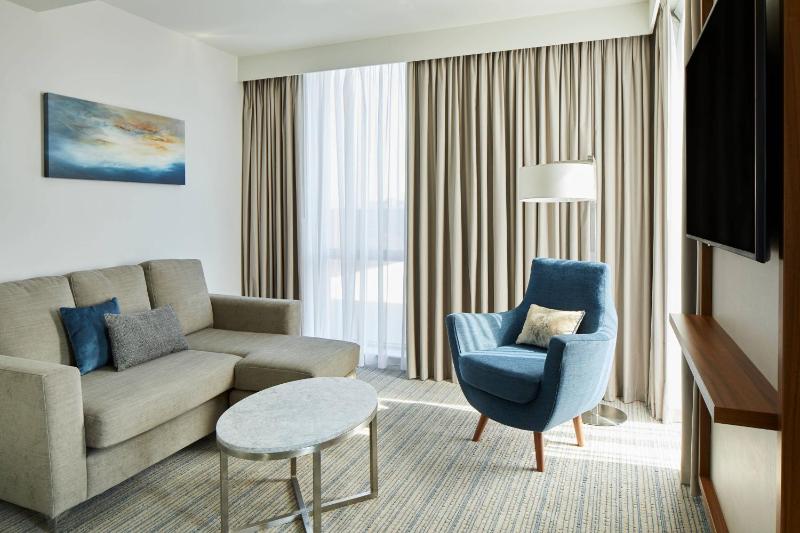 Junior King Suite image 3