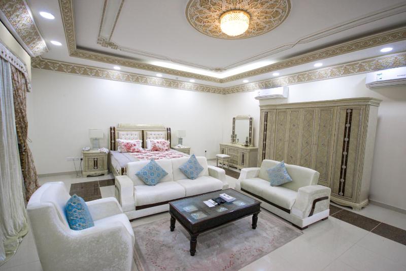 Three-Bedroom Villa image 3
