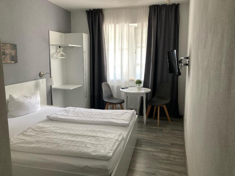 Deluxe Double Room with Balcony and Sea View image 4