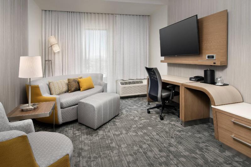 One-Bedroom King Suite with Sofa Bed  image 4