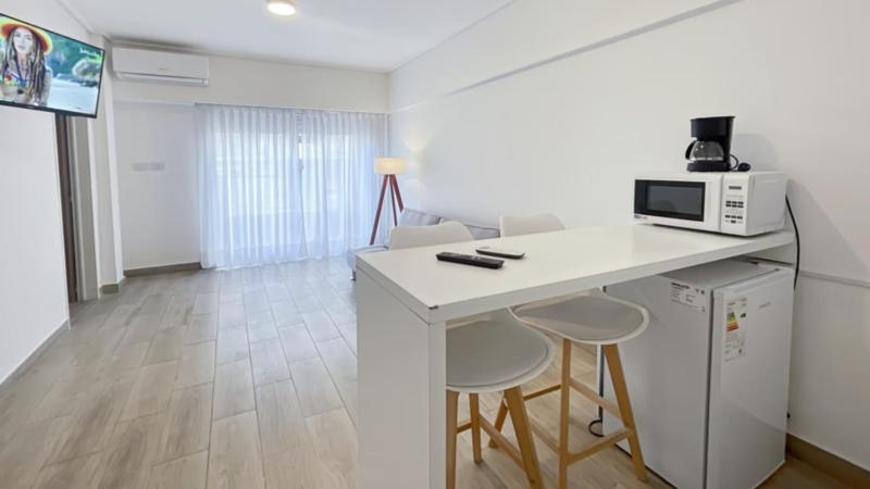Modern Studio with Amenities in the Heart of the City Saenz Pea -U4 - image 3