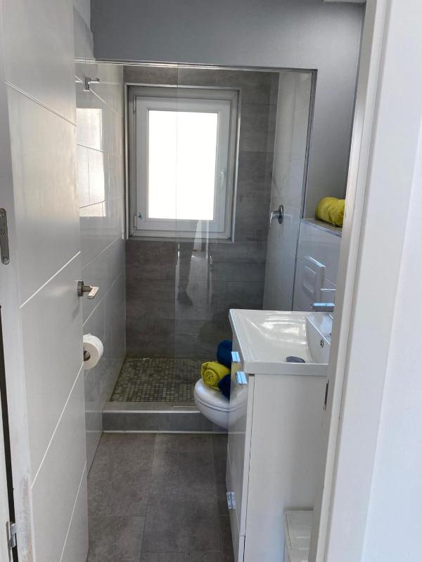 Apartment to 100m of the beach - image 21